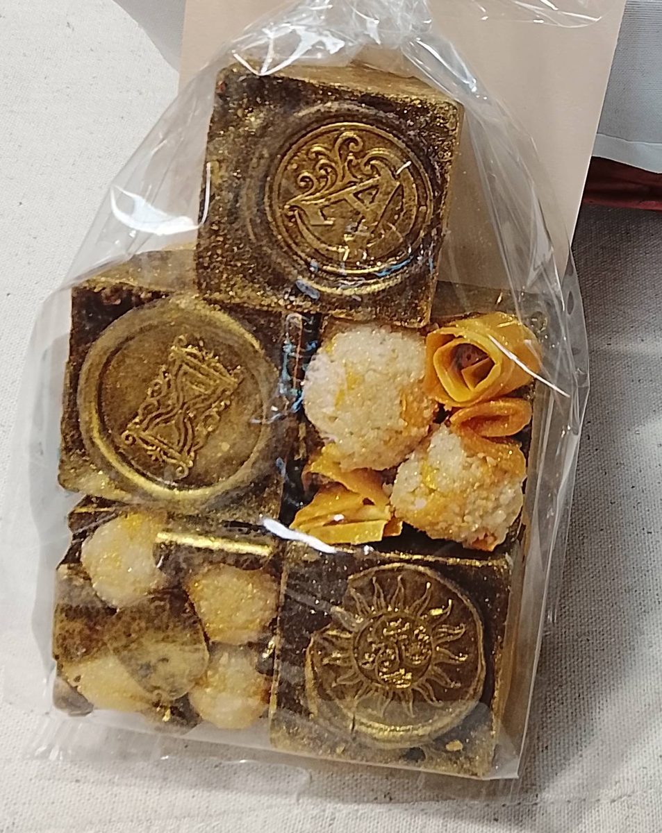 Detalhe dos bombons Ouro com selos